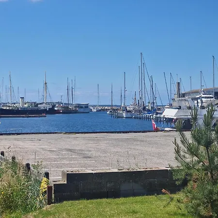 Harbour *